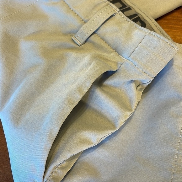 Under armour youth dress or golf shorts in light grey size youth 8 - Picture 5 of 7